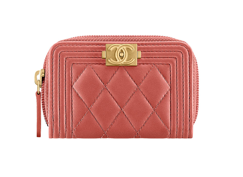 70+ Wallets, WOCs, Accessories from Chanel's Cruise 2018 Collection, All  with Pics and Prices - PurseBlog