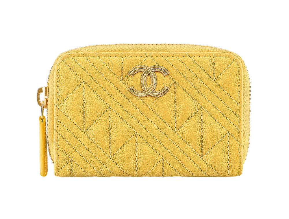 CHANEL Caviar Quilted Zip Around Coin Purse Ivory