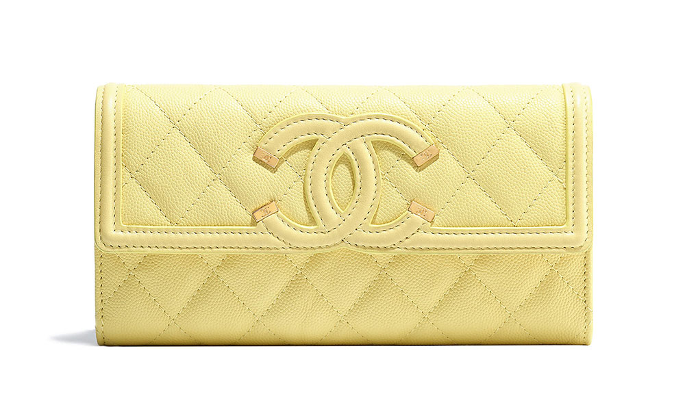 Chanel Classic Flap Card Holder in Yellow / LGHW, Luxury, Bags