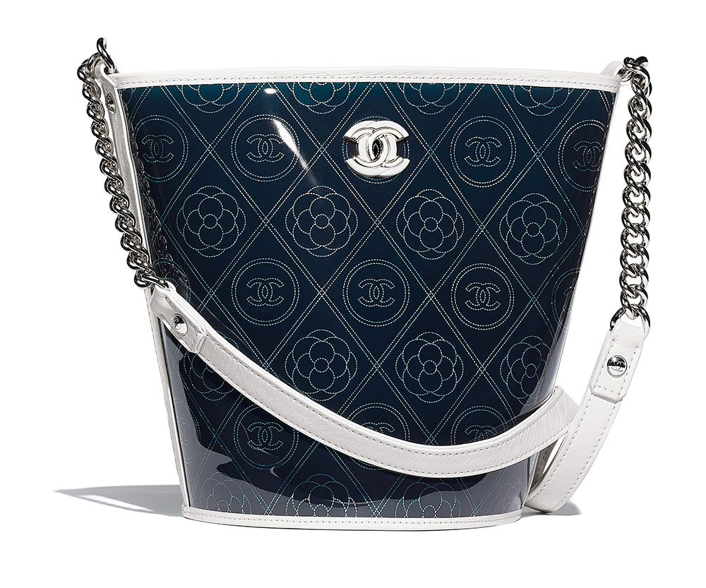 Chanel messenger bag 2018 top