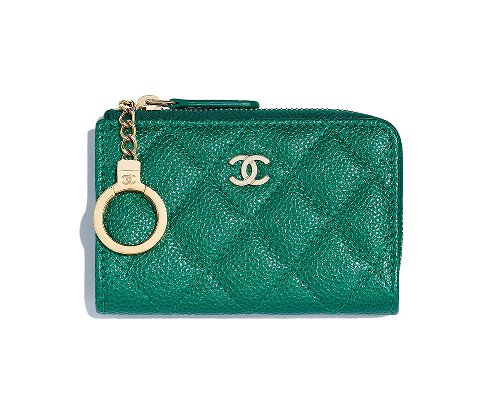 Chanel 18S Emerald green zipped O key holder  Key chain holder, Chanel  accessories, Key card holder