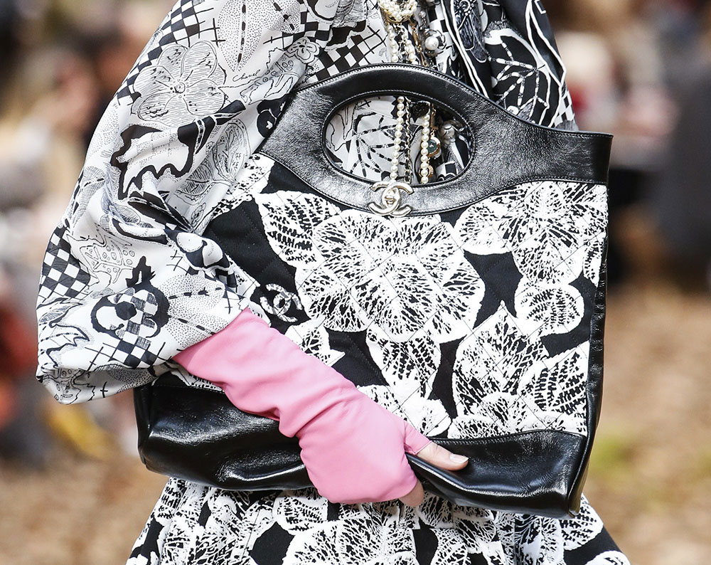 Chanel's Fall 2018 Collection Takes to the Woods and Puts Heavy Emphasis on  a Brand New Bag Style - PurseBlog