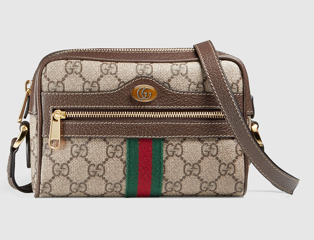 gucci logo pouch