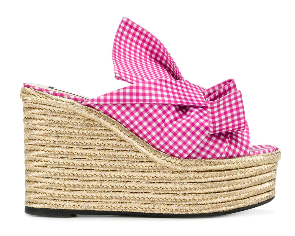 Going For Gingham: 15 Pieces to Rock One of Spring 2018's Biggest Trends 15 no21ginham