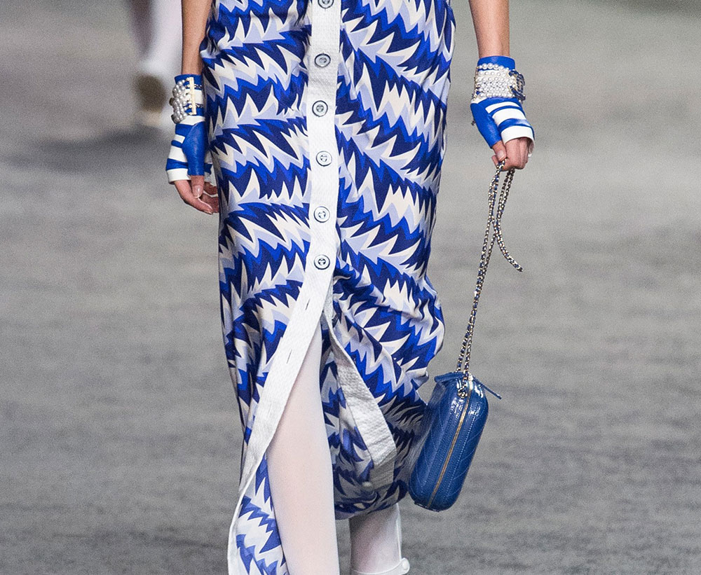 CHANEL Fashion - Cruise 2019/20 - Large Bowling Bag - Reference