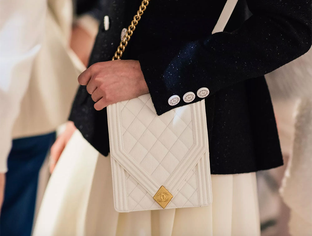 Chanel SPRING 2014  Chanel pearls, Chanel bag, Chanel lego