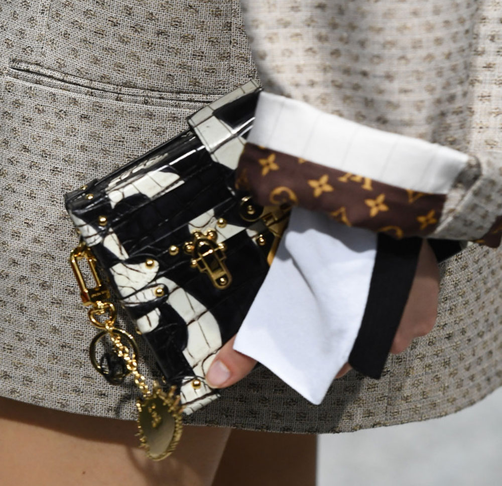 Louis Vuitton’s Cruise 2019 Runway Bags Include a Cute Collab with Grace Coddington - PurseBlog