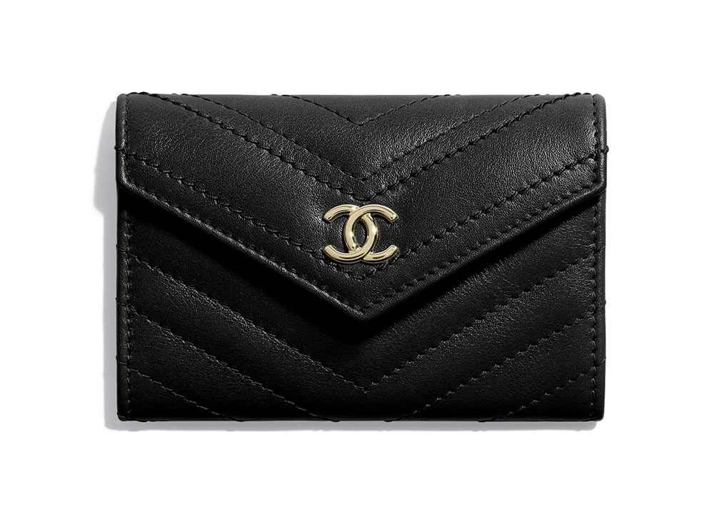 Chanel WOC (Wallet on Chain) in pink with crystal CC logo - Happy