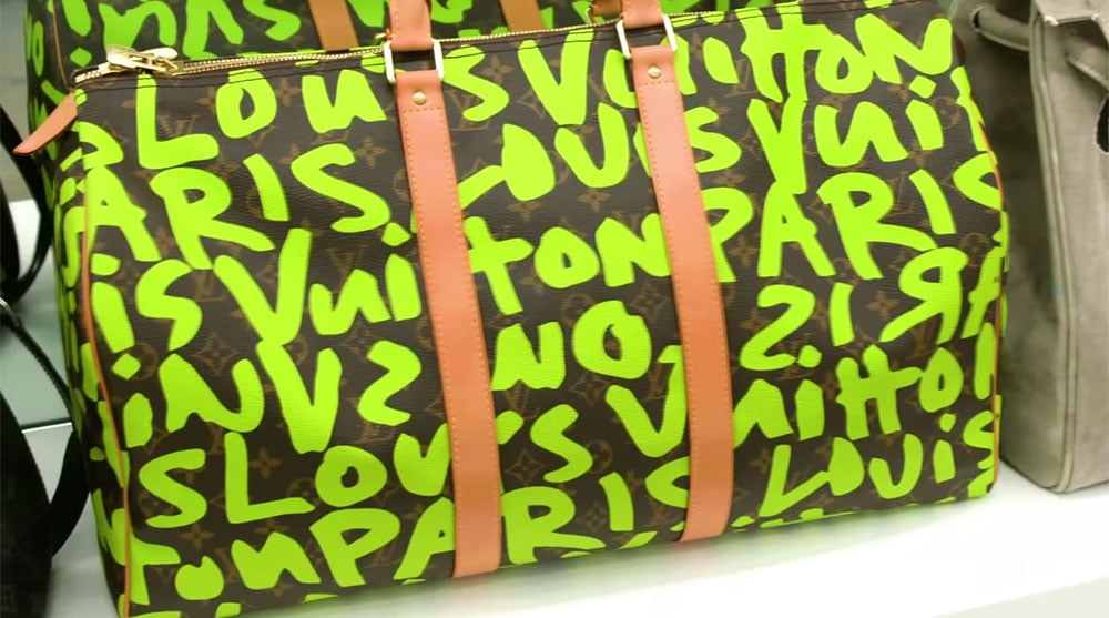 The Louis Vuitton bag green Monogram of Kylie Jenner on his