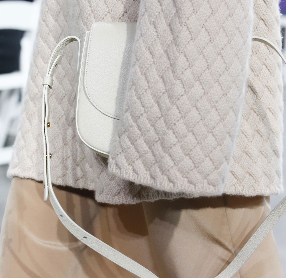 The Curve shoulder bag