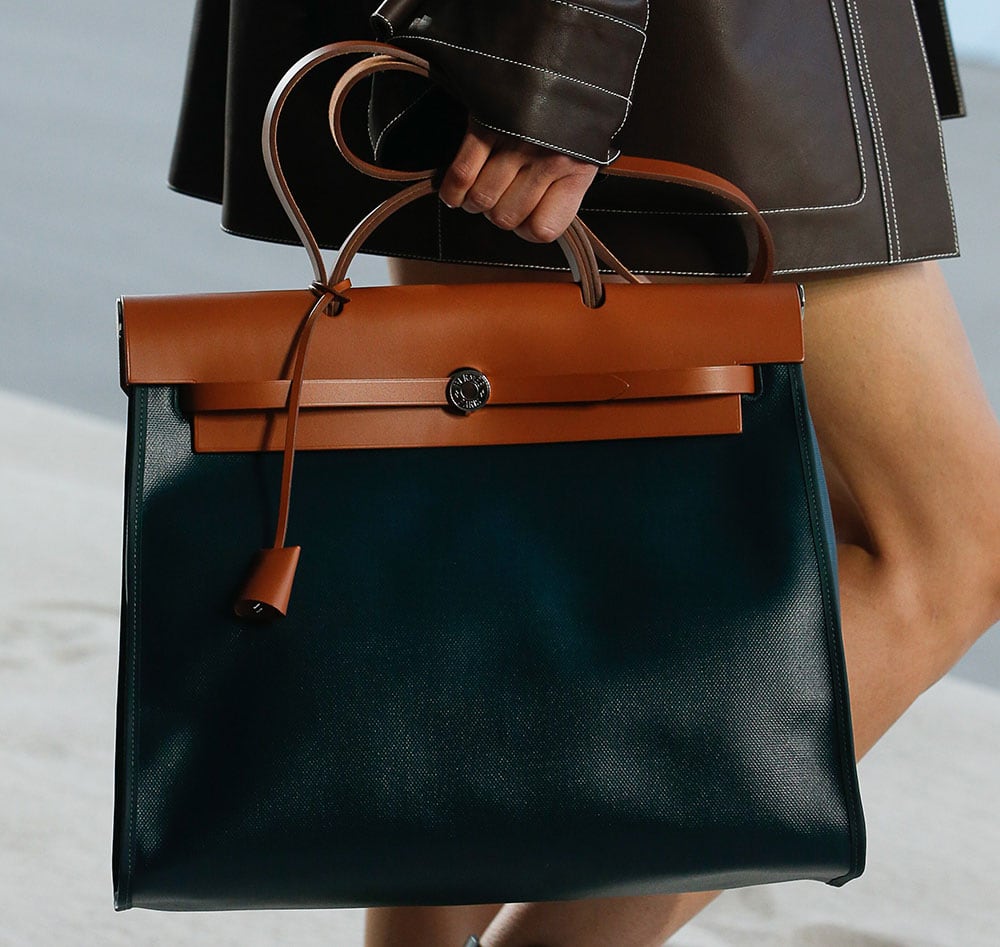 Herm s Explores Its Casual Side with Its Spring 2019 Runway Bags