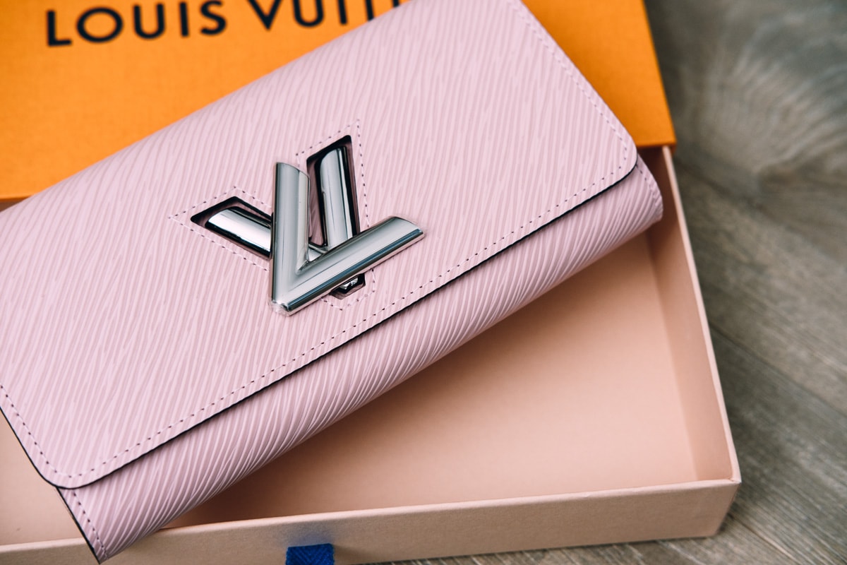 Lv Twist Compact Wallet Reviewed