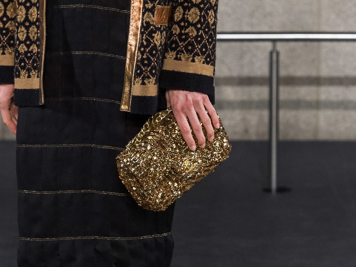 Get Your First Look at Chanel's Métiers d'Art 2019 Bags Straight From the  Runway - PurseBlog