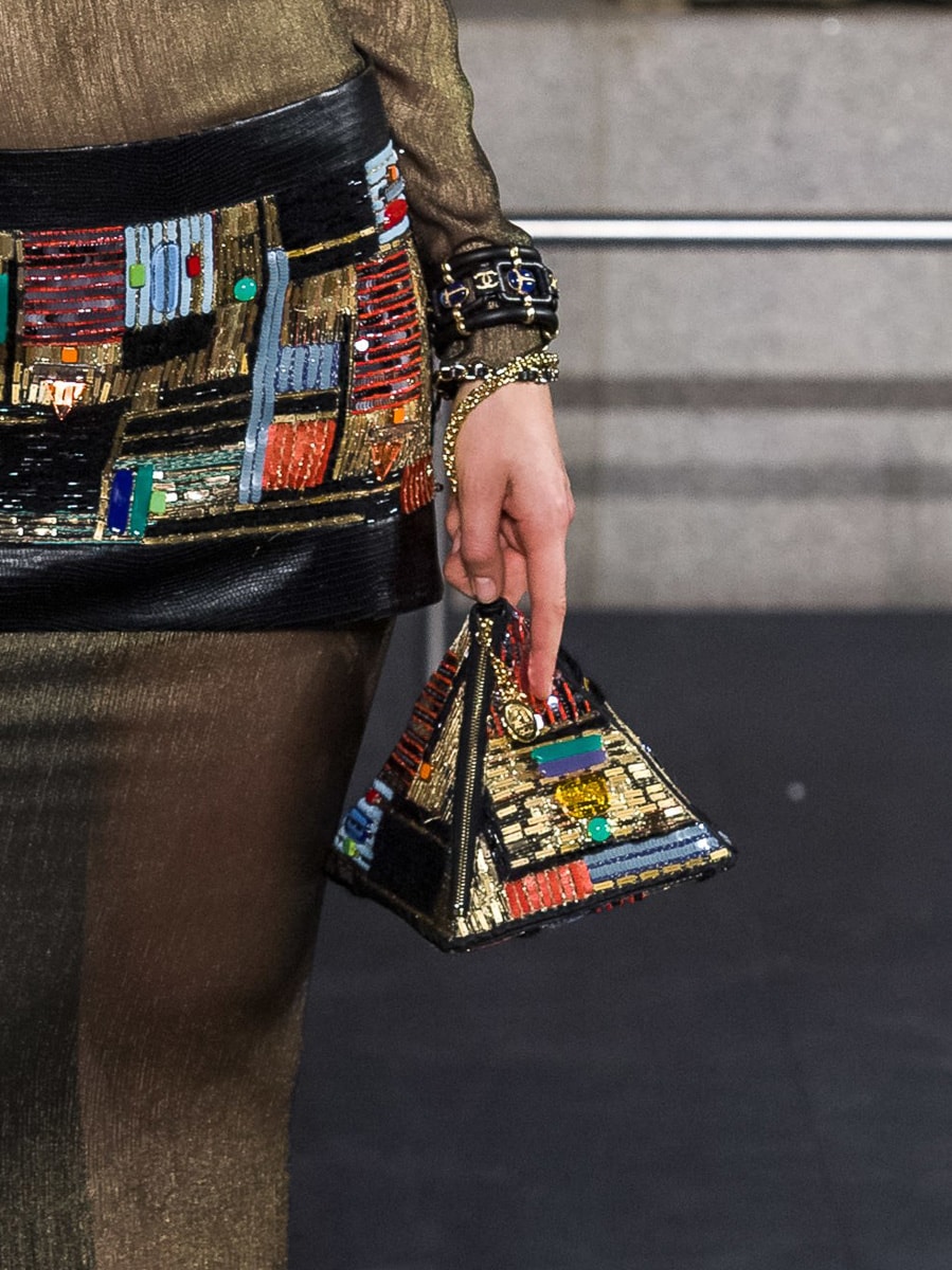 Get Your First Look at Chanel's Métiers d'Art 2019 Bags Straight From the  Runway - PurseBlog