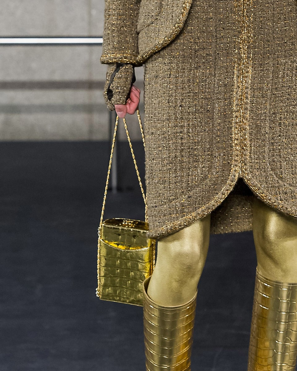 Get Your First Look at Chanel's Métiers d'Art 2019 Bags Straight From the  Runway - PurseBlog