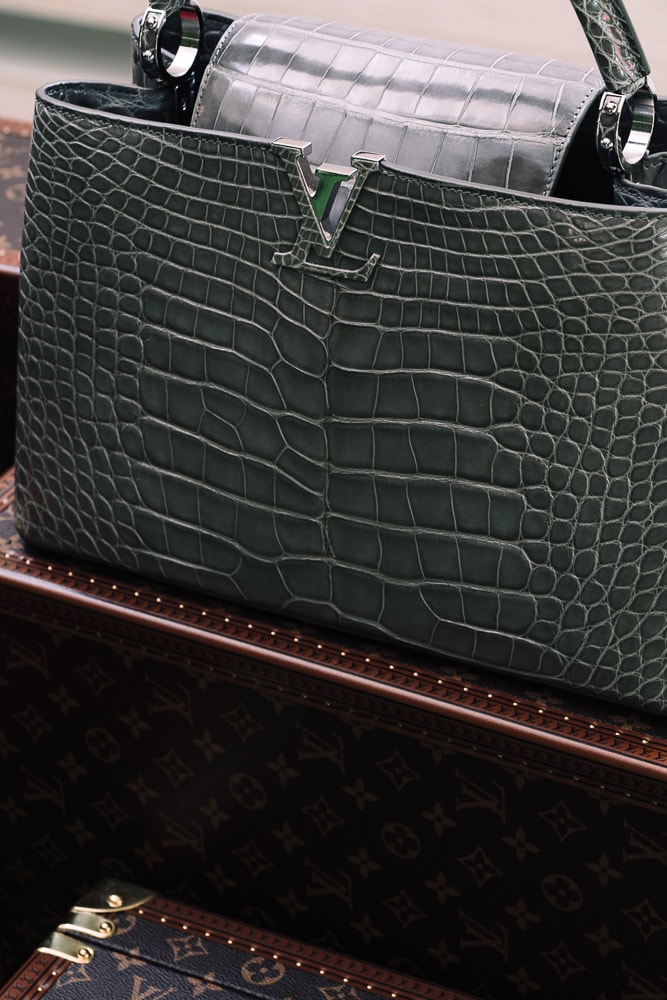 Louis Vuitton Capucines mm Black Crocodilien Brillant Alligator