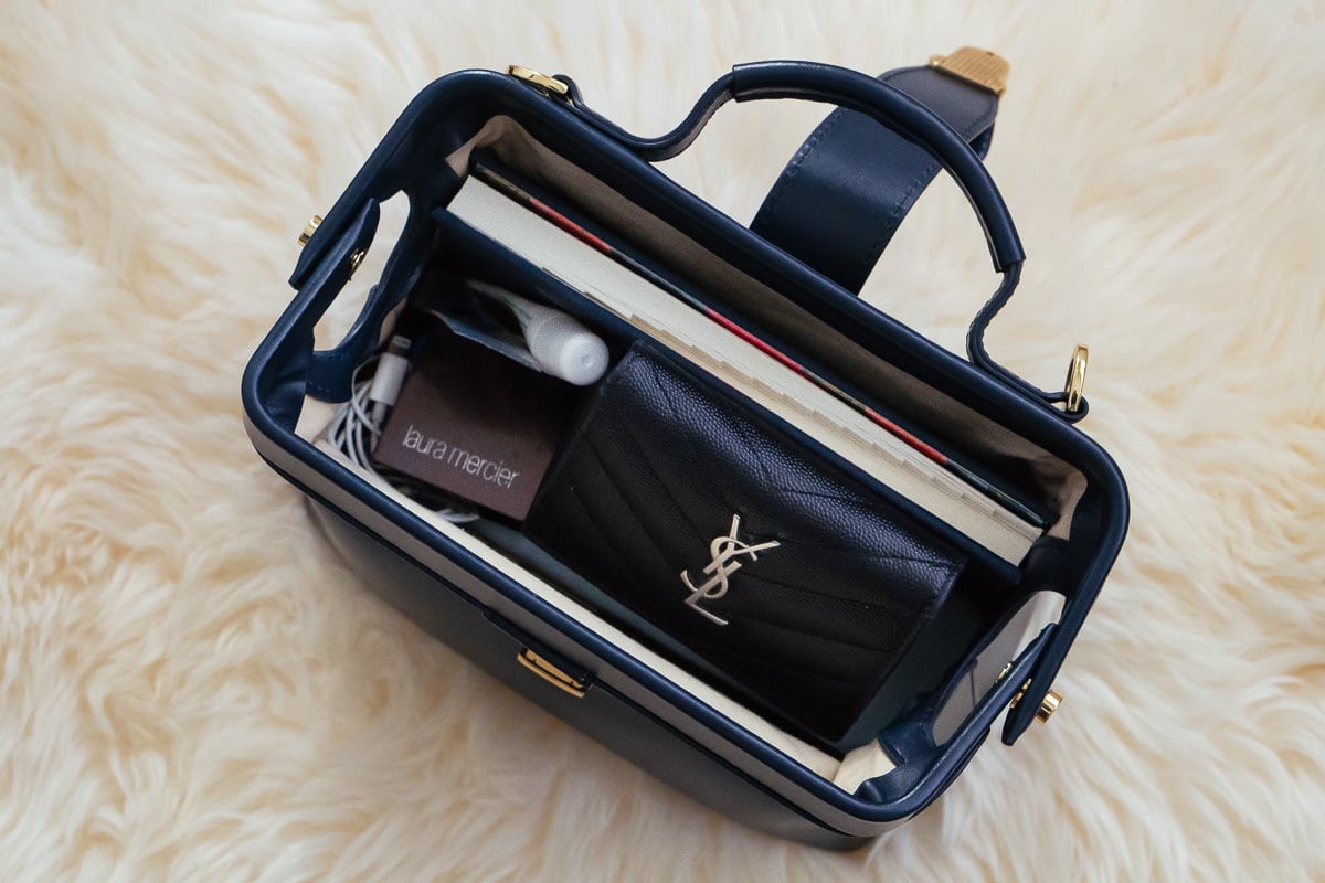 Linjer Crossbody Purse Review & What Fits Inside - Mademoiselle