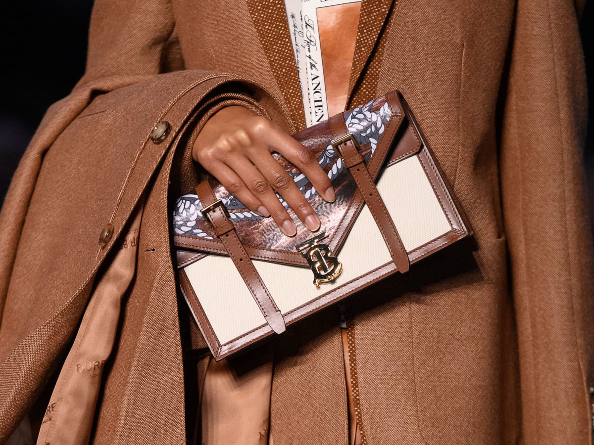 The Streetwear Craze Continues With Burberry’s Fall 2019 Runway Bags ...