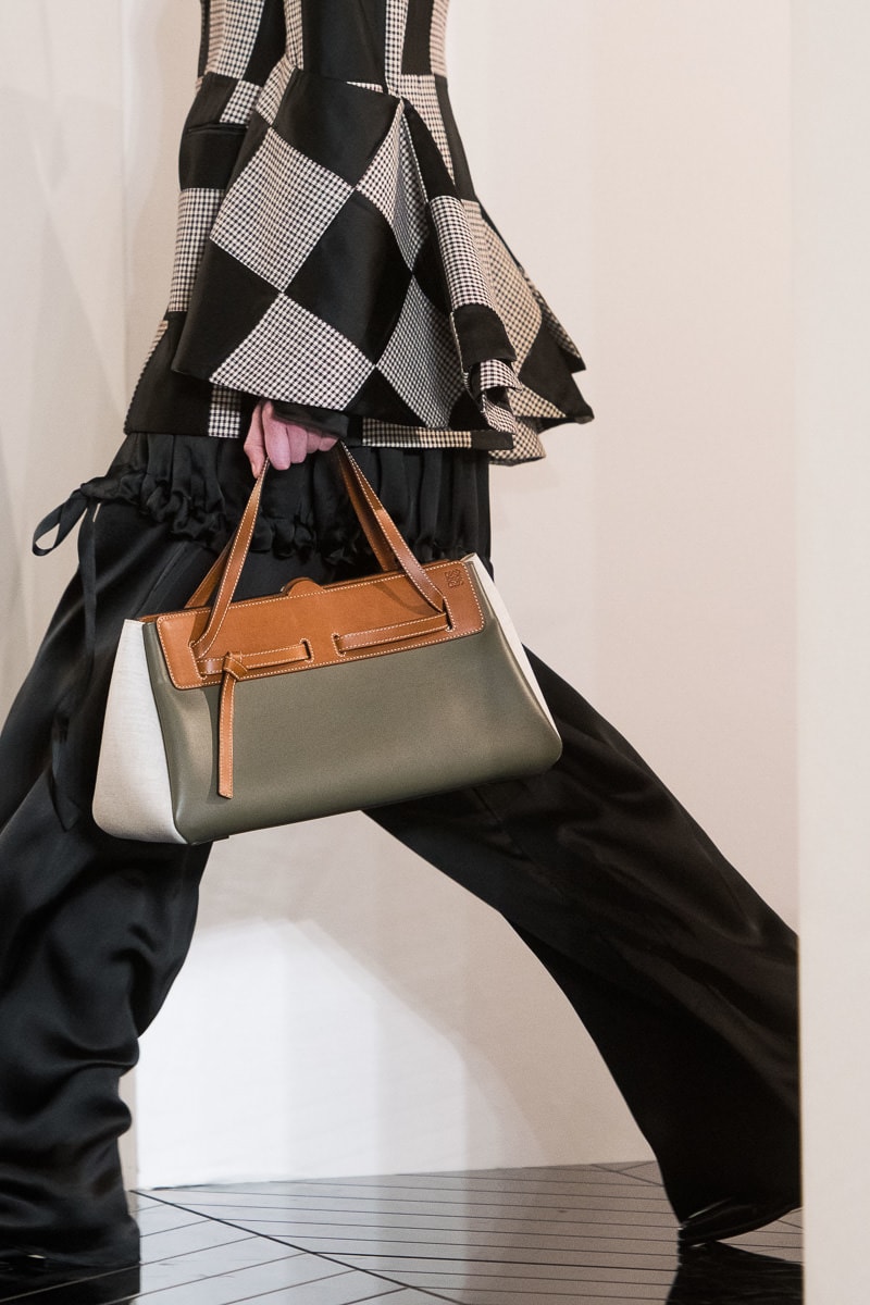 A Close Up Look At Loewe s Fall 2019 Runway Bags PurseBlog