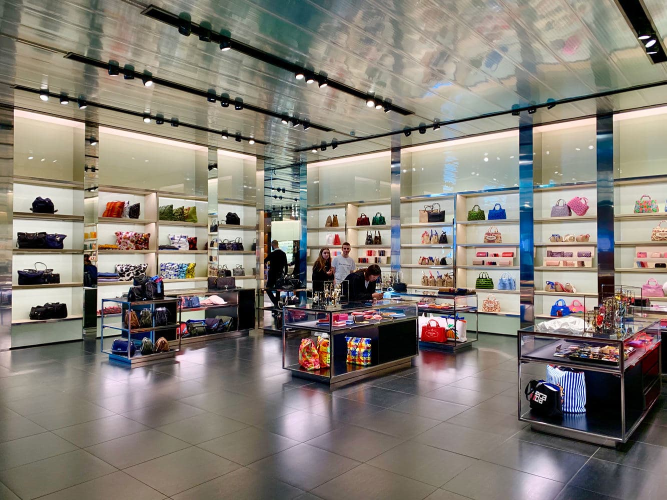 valentino rockstud outlet