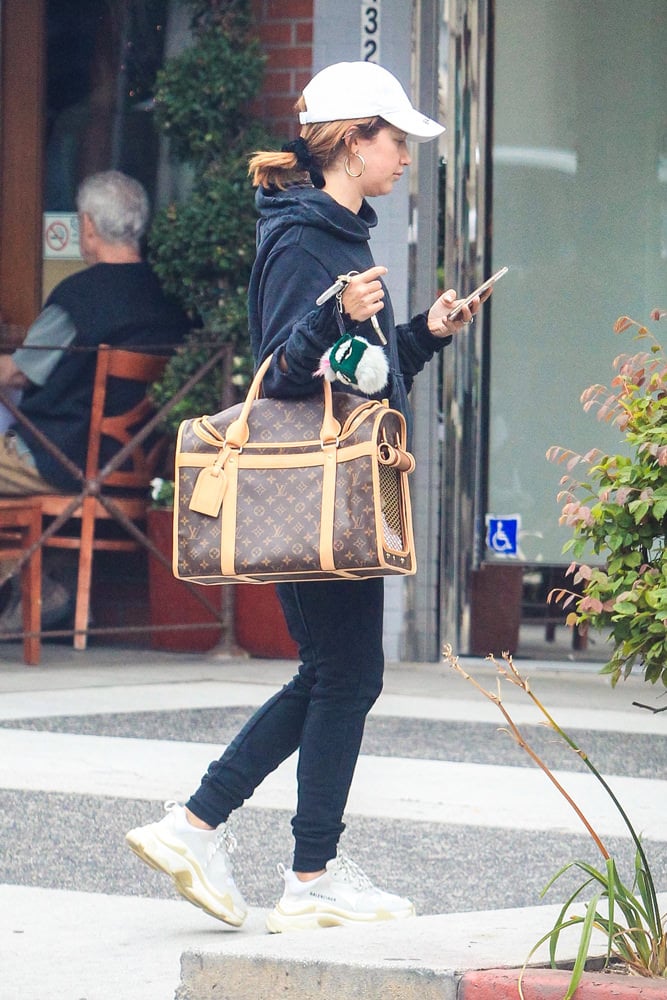 Chanel and Louis Vuitton Bags Propel Celebs Through Endless Summer -  PurseBlog