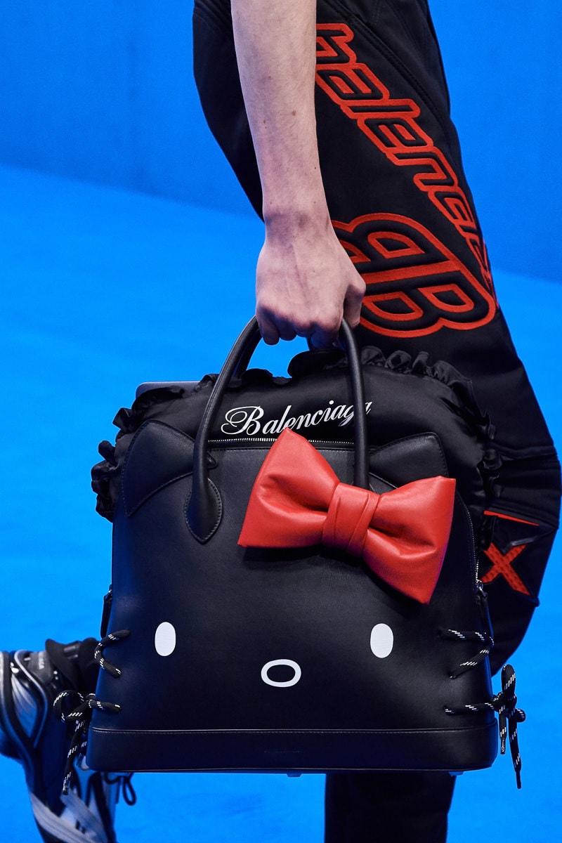 Balenciaga HELLO KITTY Handbag Limited Edition  Hello kitty handbags,  Womens designer bags, Hello kitty bag