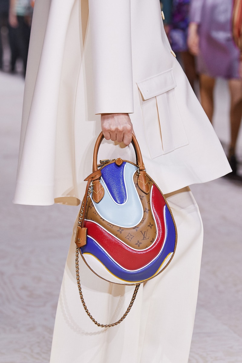 Louis Vuitton Loop Bag Unveiled by Nicolas Ghesquière at the Cruise 20 –  Weluxe Designer Resale Inc.