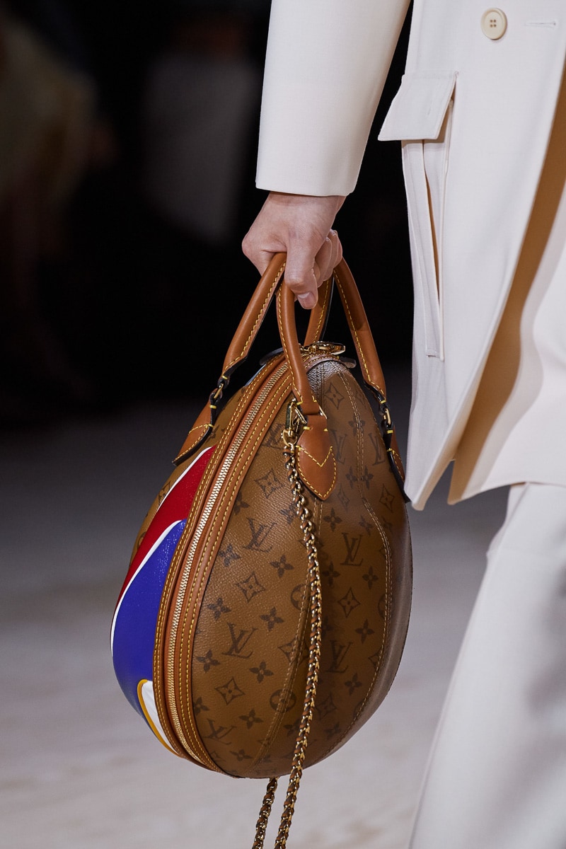 Louis Vuitton on X: The ultimate refinement. A new LV Egg bag completes a  look from @TWNGhesquiere's #LVSS20 Collection. The latest women's  collection will soon be available in #LouisVuitton stores and online.