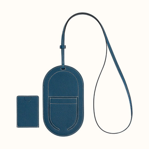 In-The-Loop Phone To Go GM Case in Deep Blue Chèvre