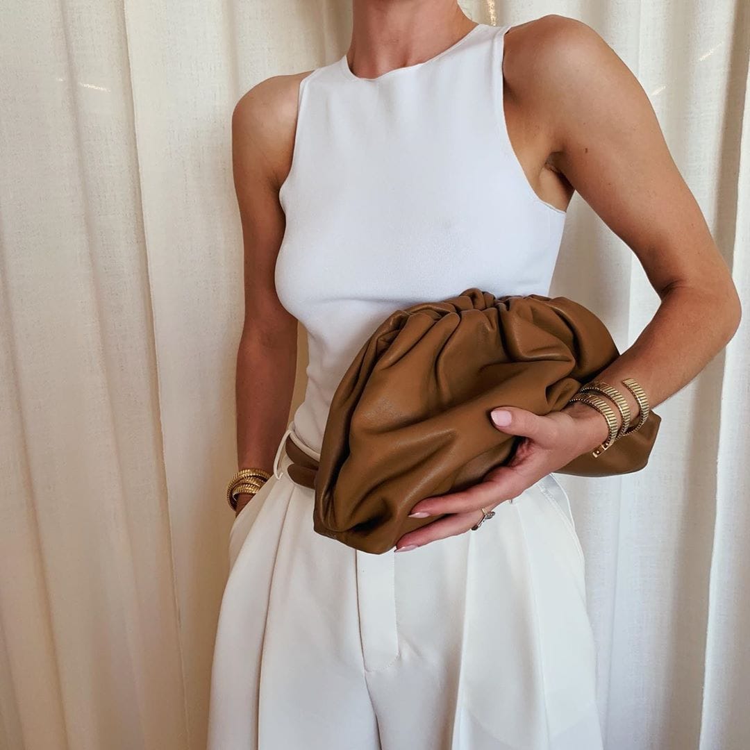 Balenciaga Papier A4 Tote: Rosie Huntington-Whiteley's favourite summer bag  - LaiaMagazine