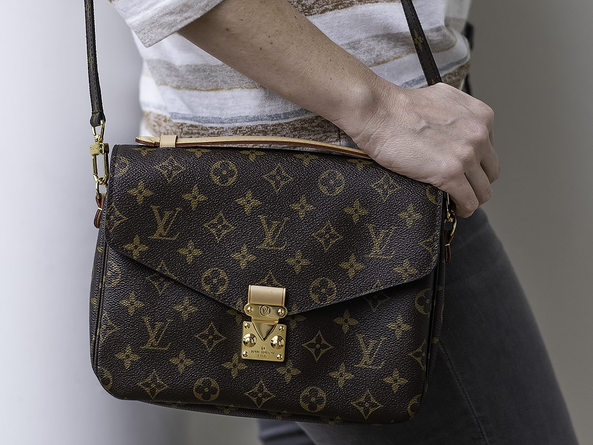 Review: Louis Vuitton Pochette Metis - PurseBlog