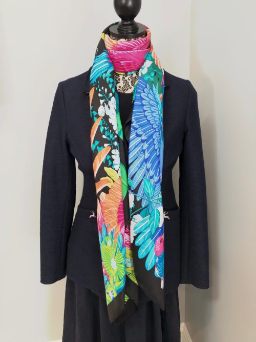 Scarves - How to Wear a 90cm Carre/Silk Twill Casually?