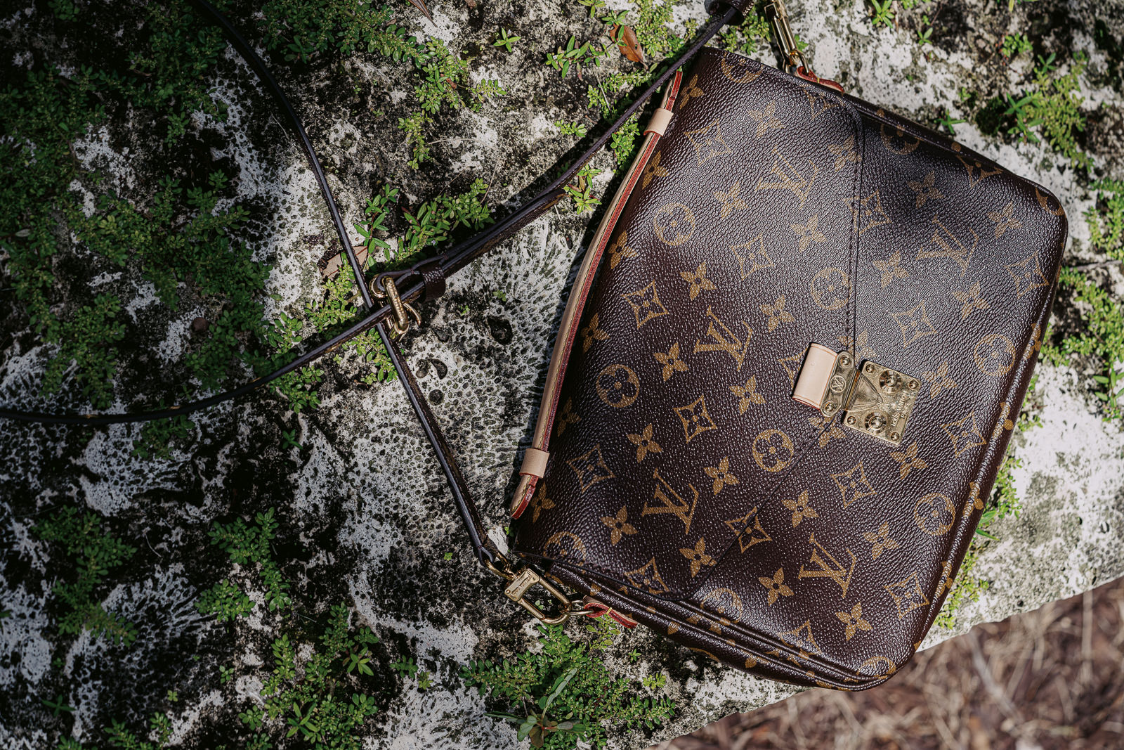 Introducing the New Louis Vuitton Pochette Bag That Is Everywhere -  PurseBlog
