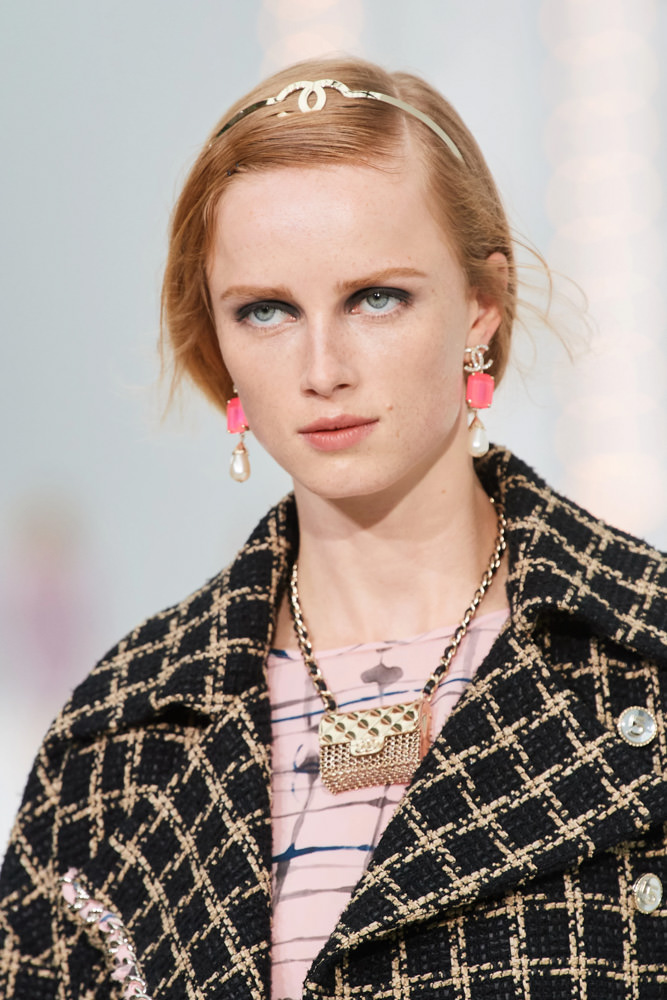 All Things Tiny Stole the Show at Chanel for Spring 2021 - PurseBlog