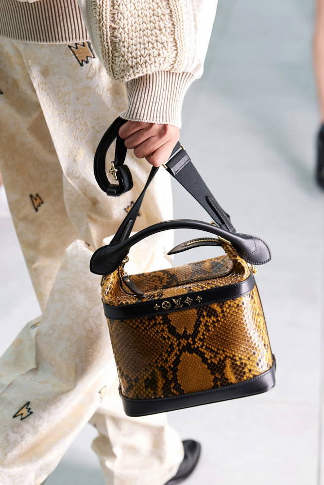 Louis Vuitton - #LVSS21 Geared up. The new Utility Crossbody bag from  Nicolas Ghesquière's latest #LouisVuitton Collection can be worn a myriad  of ways. Watch the Show at