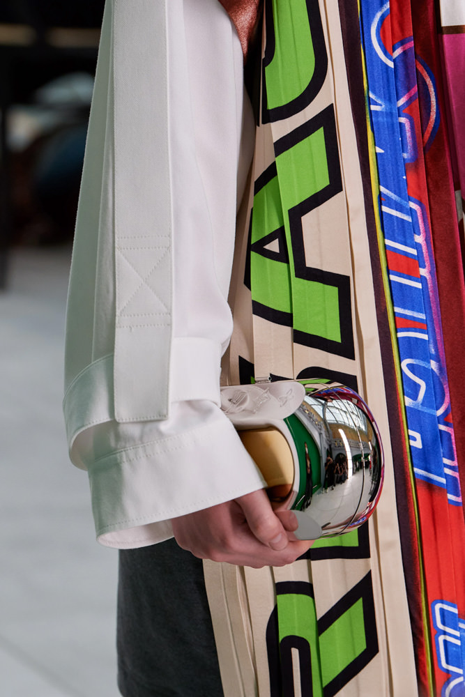 Louis Vuitton - #LVSS21 Geared up. The new Utility Crossbody bag from  Nicolas Ghesquière's latest #LouisVuitton Collection can be worn a myriad  of ways. Watch the Show at