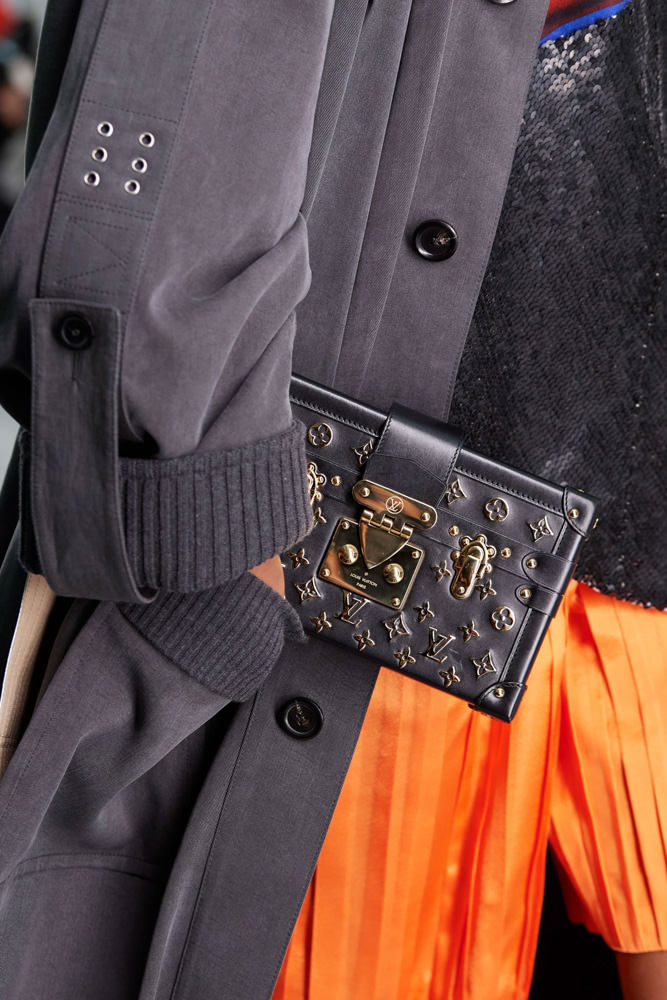 Louis Vuitton Utility side bag Monogram – Designer Labels Premium