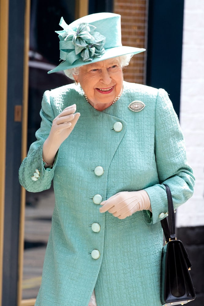 Queen Elizabeth purse secret signal