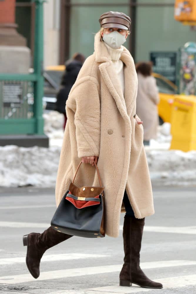 Celebs Brave the Cold With Bags from Gucci, Fendi and More - PurseBlog