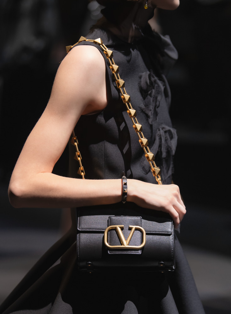 Valentino Focuses on Neutrals and Its Rockstuds for Fall 2021