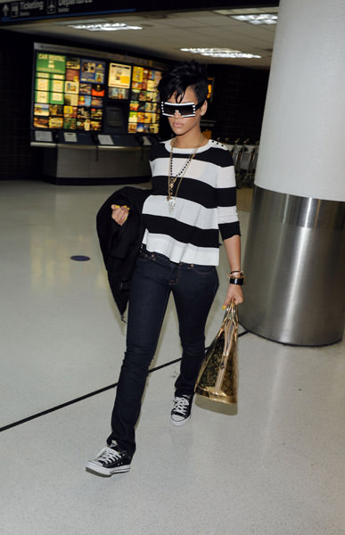 Throwback Thursday: Celebs and Their Louis Vuitton Alma Bags - PurseBlog