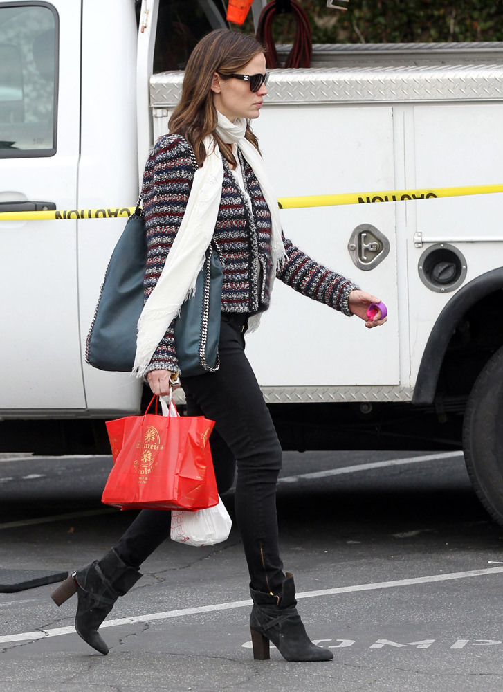 Celebs love new Stella McCartney 'It' bag