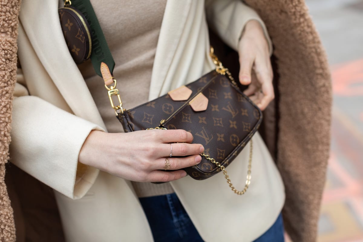 Louis Vuitton Pochette Accessories Review, Is it still worth it in 2022?, Mod shots