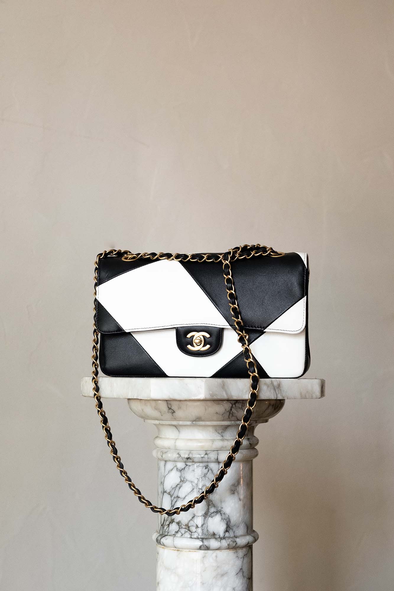 classic black chanel handbag white