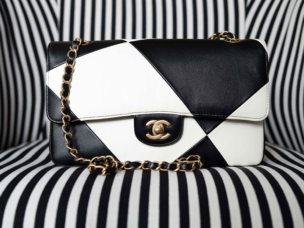Top 58+ imagen chanel black and white handbag