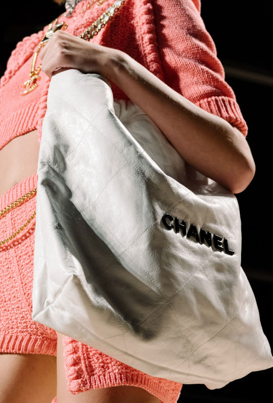 Chanel 22 Handbag - White