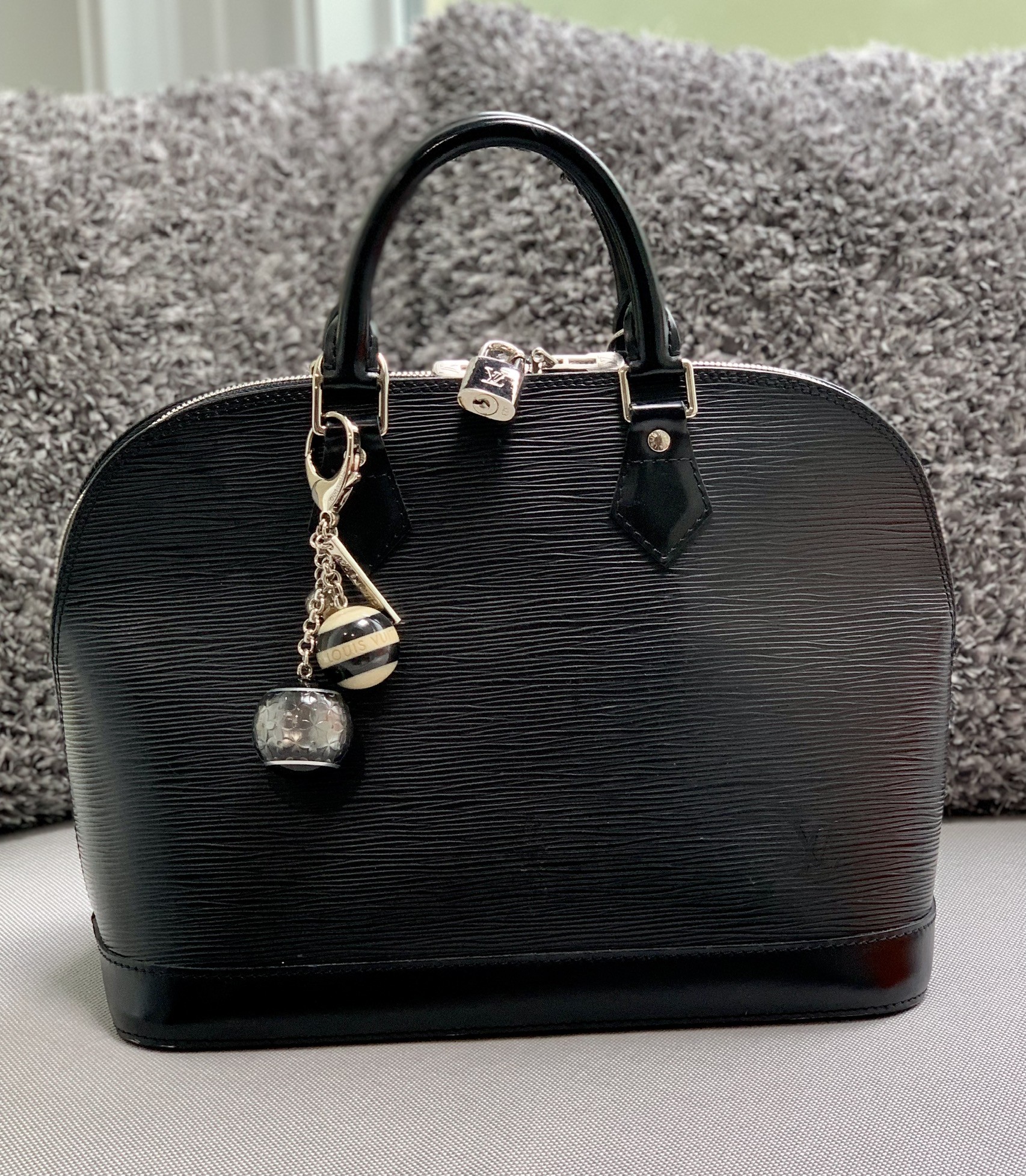 Introducing the Louis Vuitton Neo Alma in Monogram Empreinte - PurseBlog