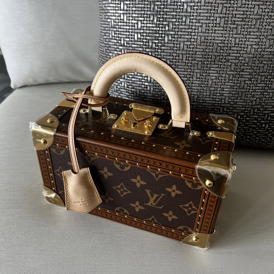 Pockets Adorn Louis Vuitton's Best Bags This Fall - PurseBlog