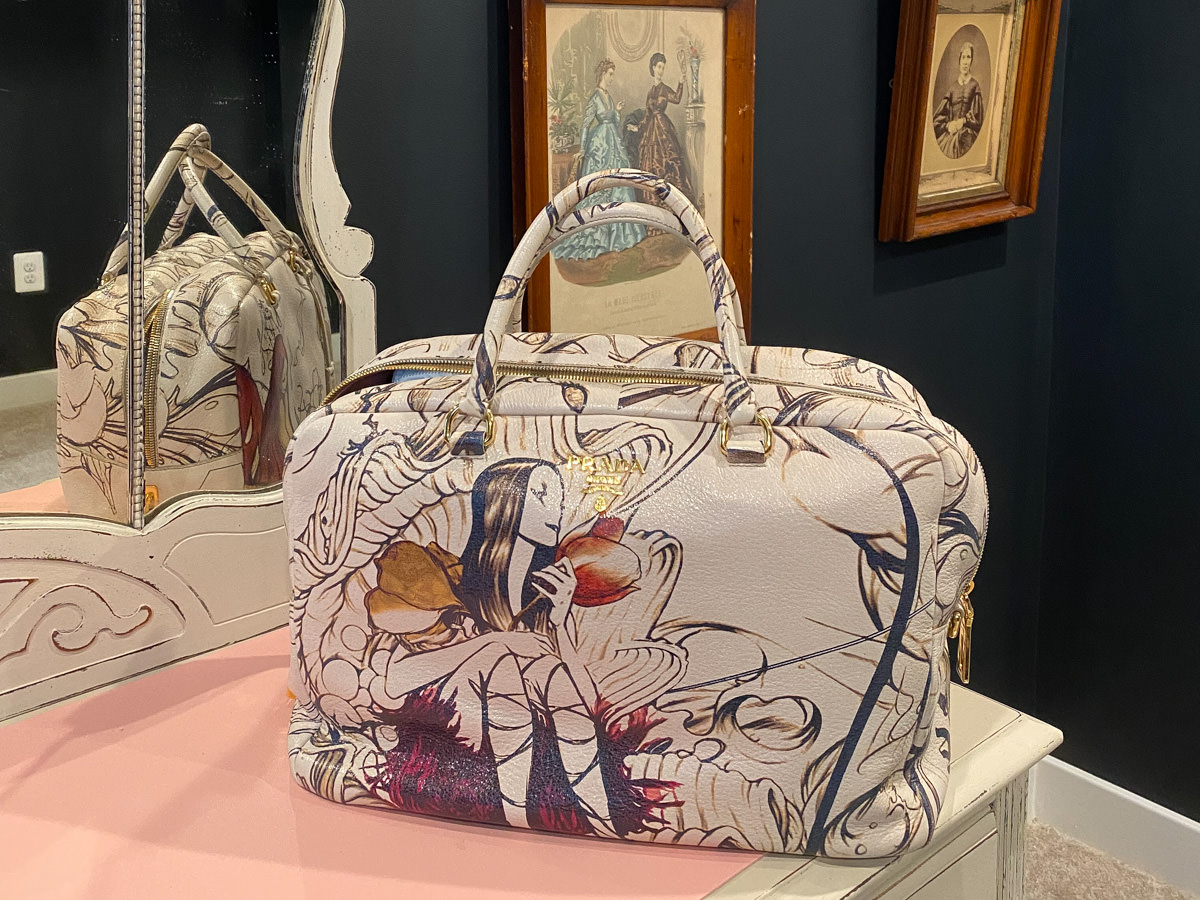 Customizing a luxury bag  Painting on Prada bag 