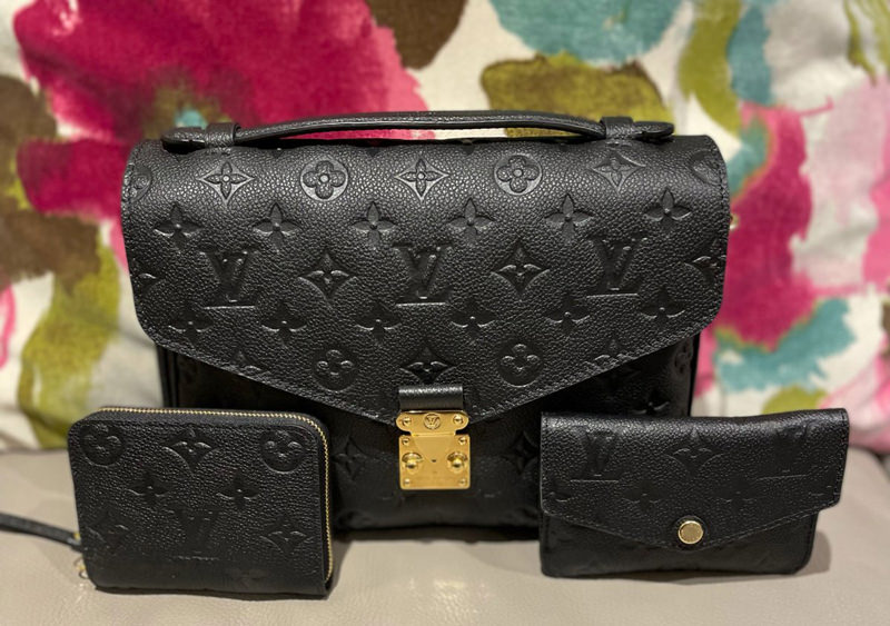 Review: Louis Vuitton Pochette Metis - PurseBlog